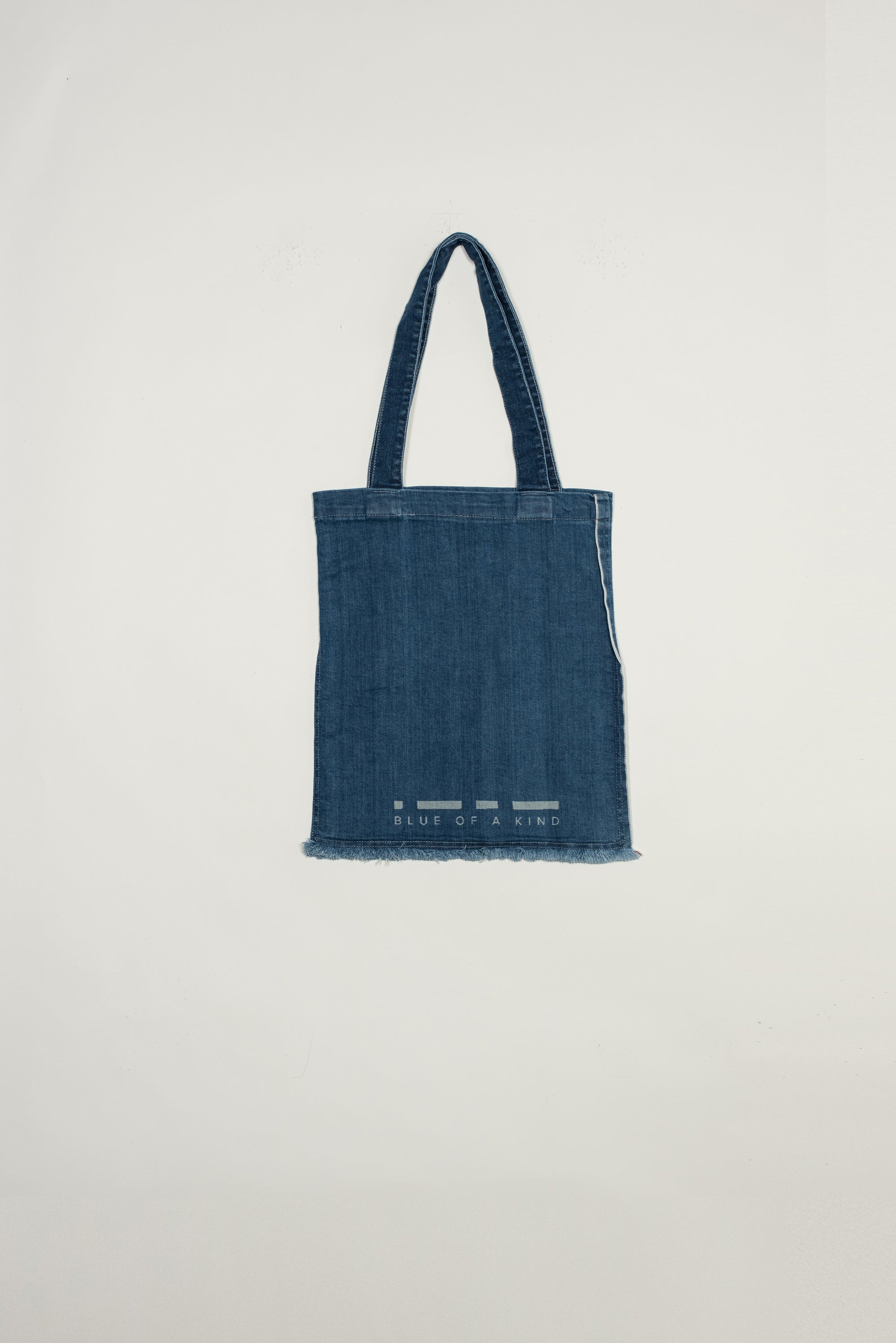 Eta - computer bag - upcycled fabric